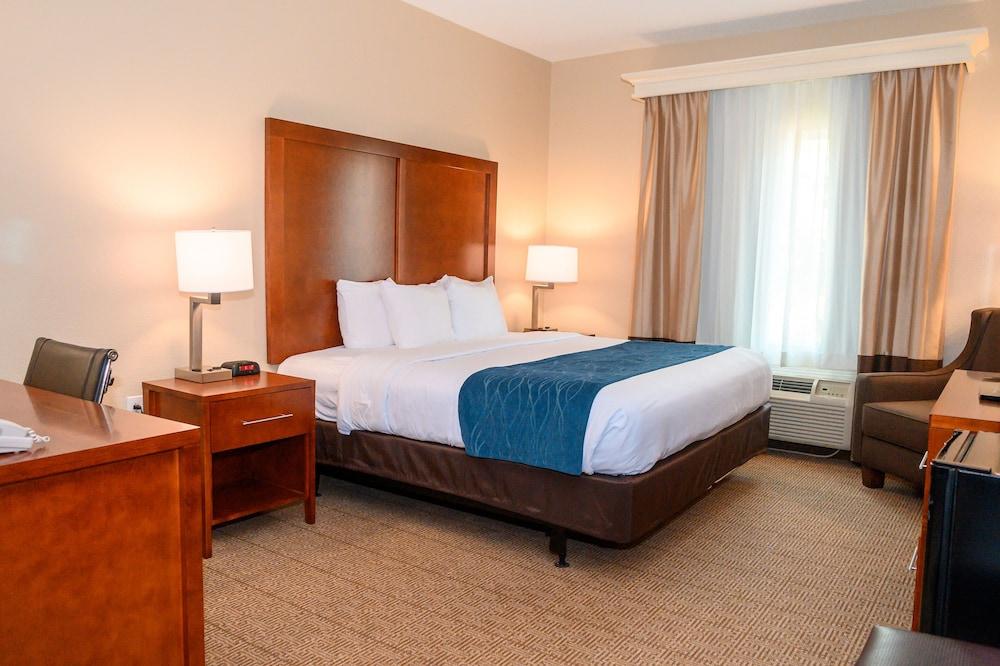 Comfort Inn & Suites Patriots Point