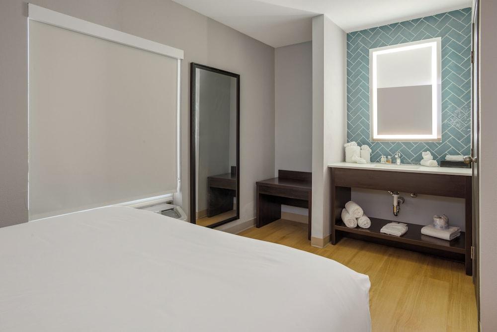 The Marco Hotel Lake Charles