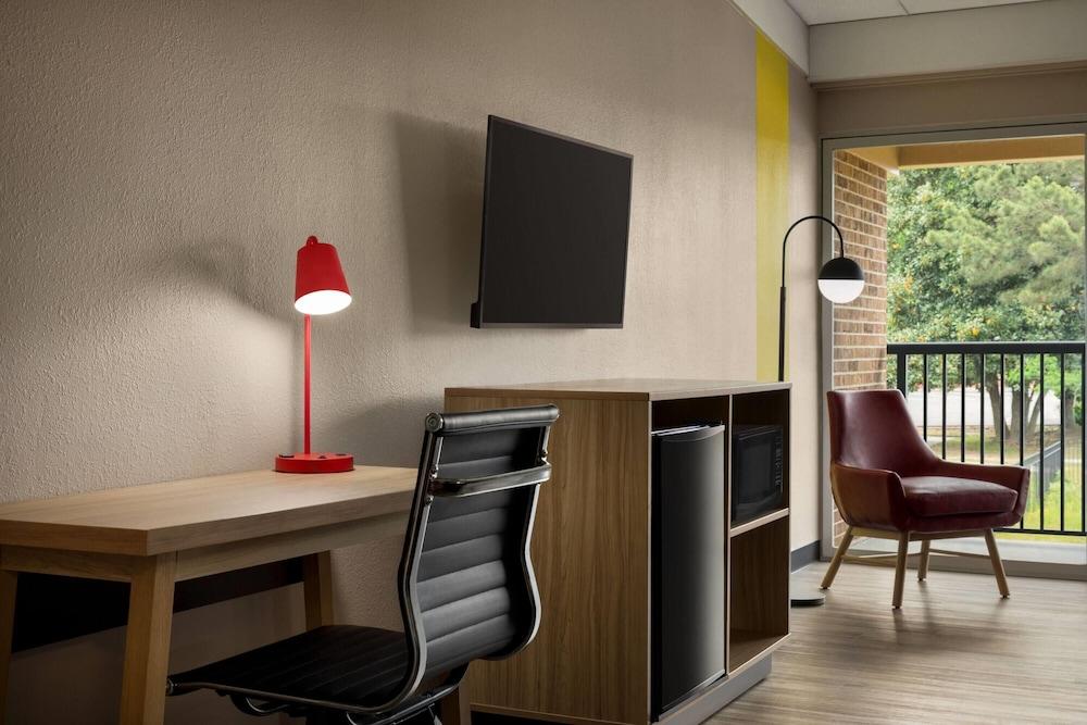 Super 8 by Wyndham Macon GA