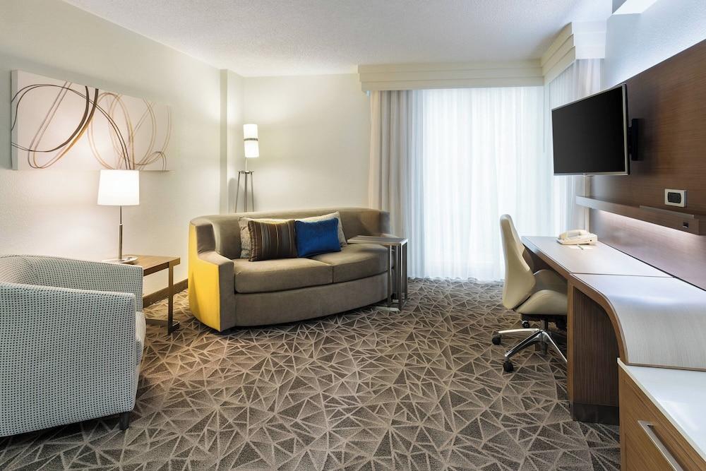 Courtyard by Marriott Miami Downtown