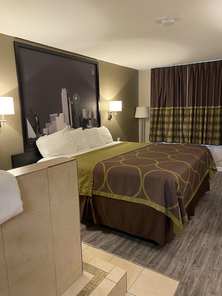 Super 8 by Wyndham Terrell