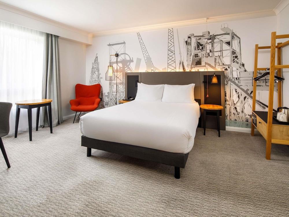 Mercure Cardiff North Hotel