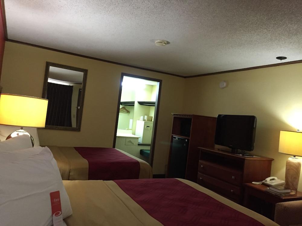 Econo Lodge Norwalk