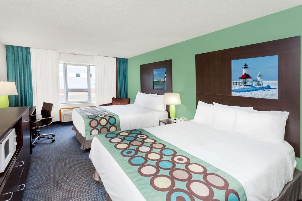 Super 8 by Wyndham Stevensville/St. Joseph