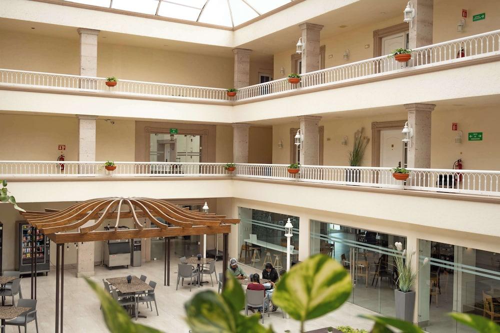 Best Western Plus Monterrey Colon