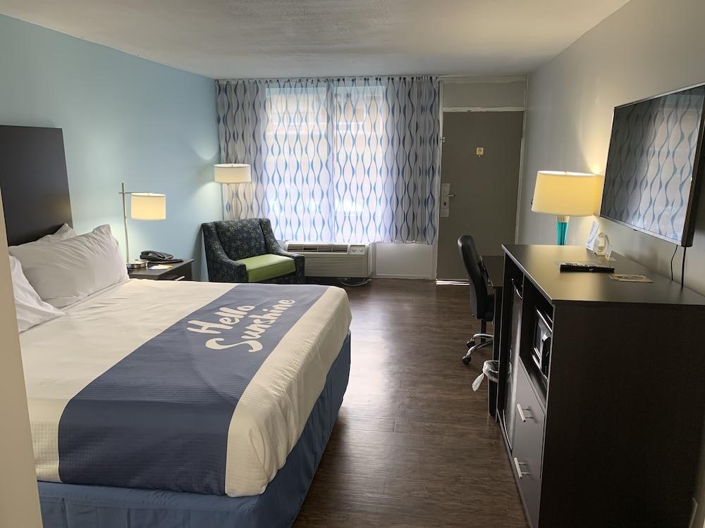 Days Inn by Wyndham Goldsboro