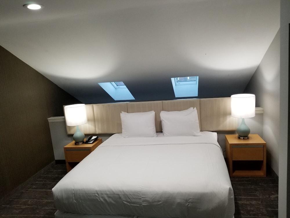 Somerset Lofts, Ascend Hotel Collection