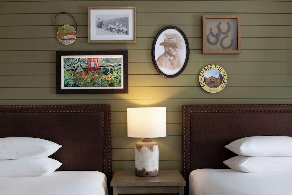 Hyatt Regency Hill Country Resort and Villas