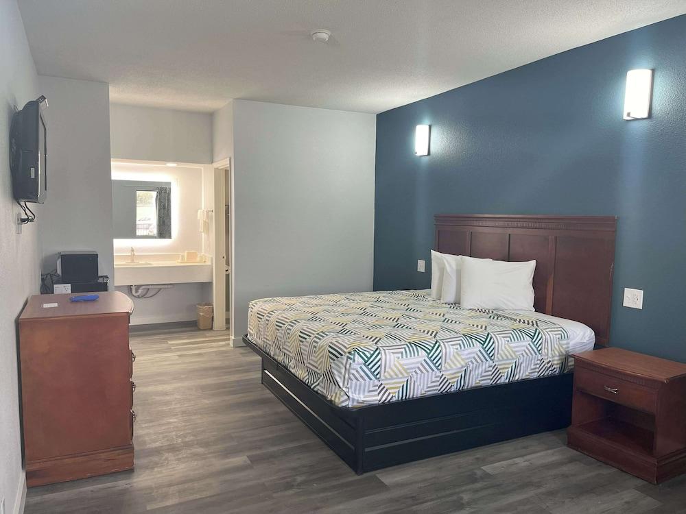 Motel 6 Cleveland, MS - Delta State University