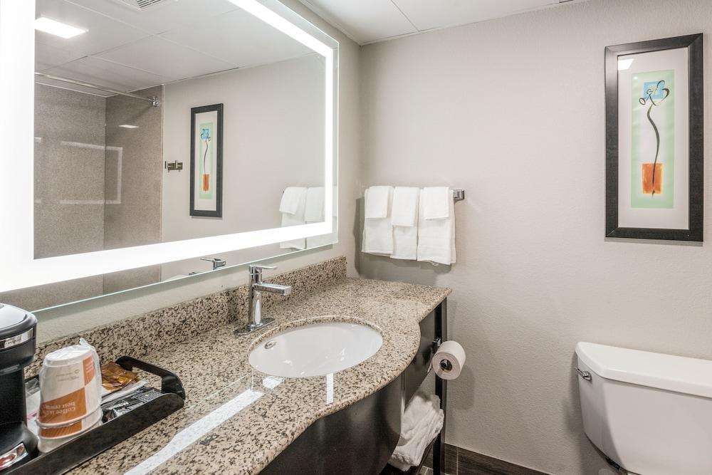 Clarion Pointe Rock Hill Near University