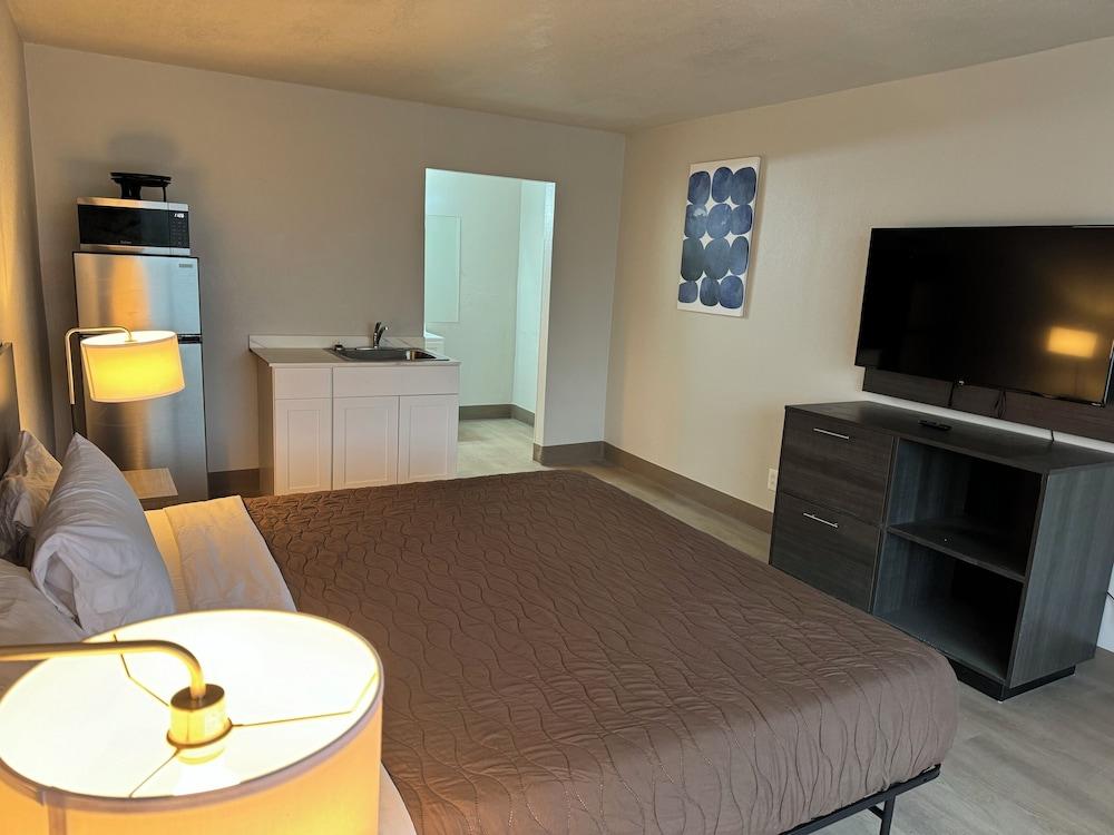 Stayable Jacksonville West