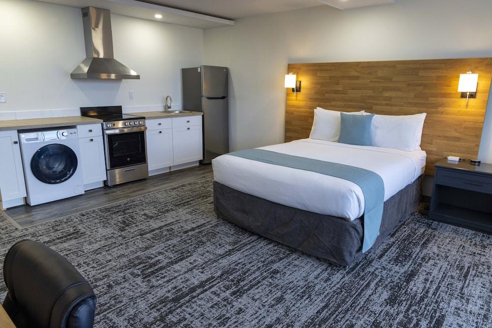 Highliner Hotel & Conference Centre