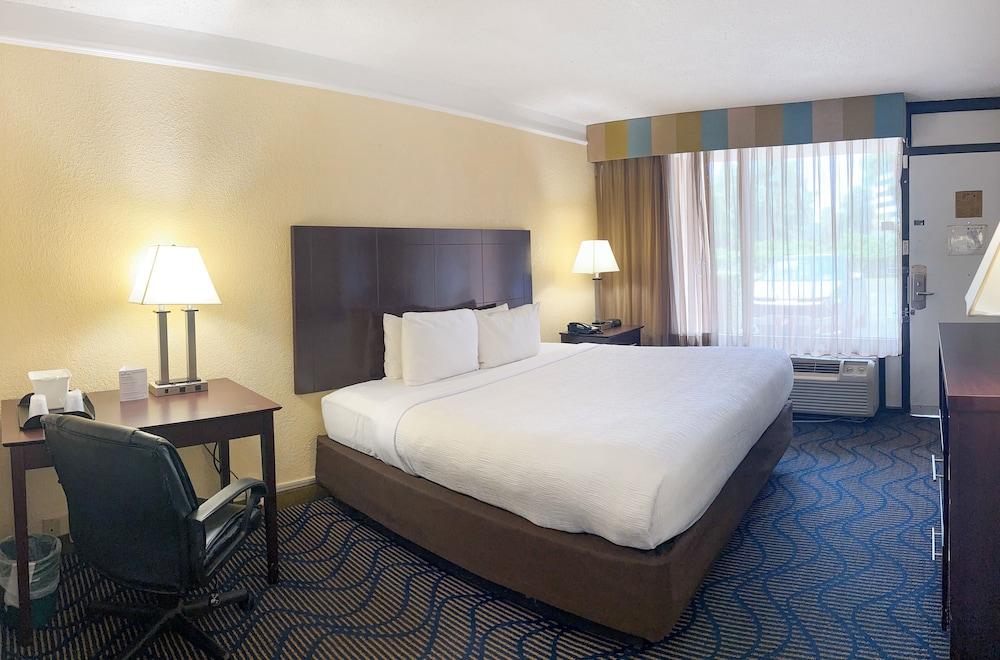 Hotel Monreale Express and Studios IDrive District