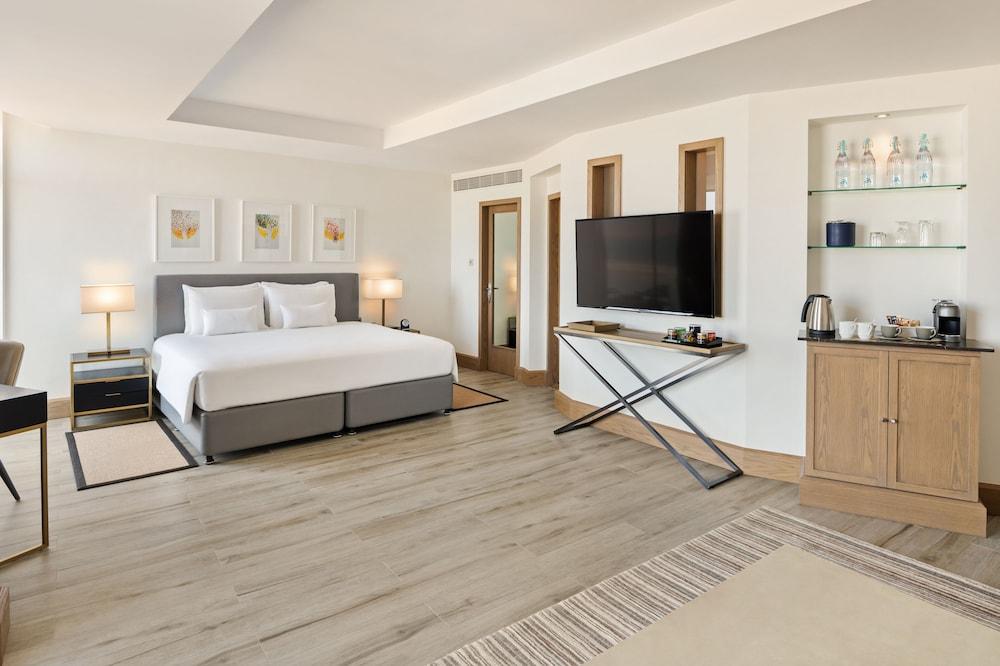 JA Beach Hotel, Dubai