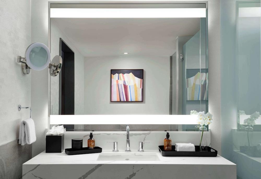 Hotel Alpenrock Breckenridge, Curio Collection by Hilton