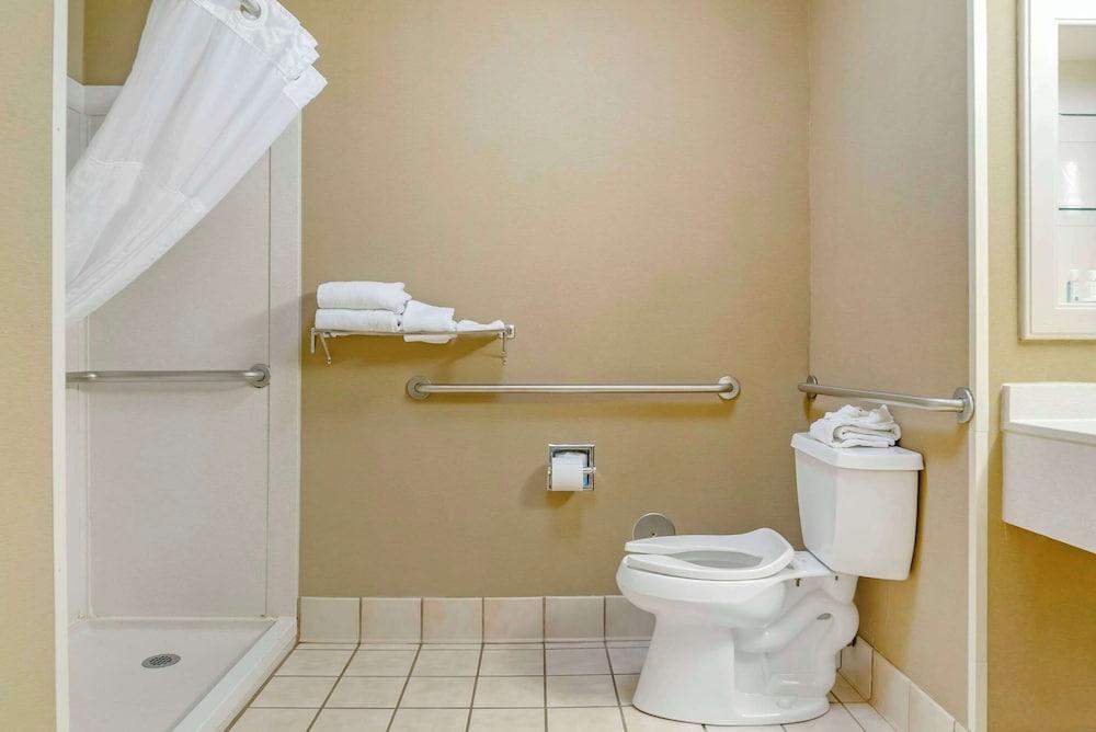 Quality Inn & Suites Monroe