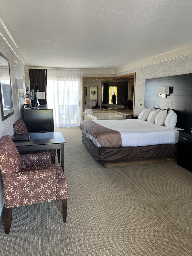 Quality Inn Lakefront