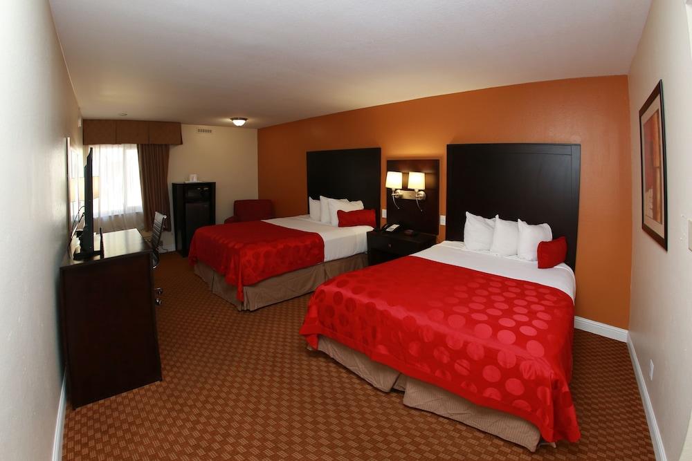 Ramada by Wyndham Fresno North