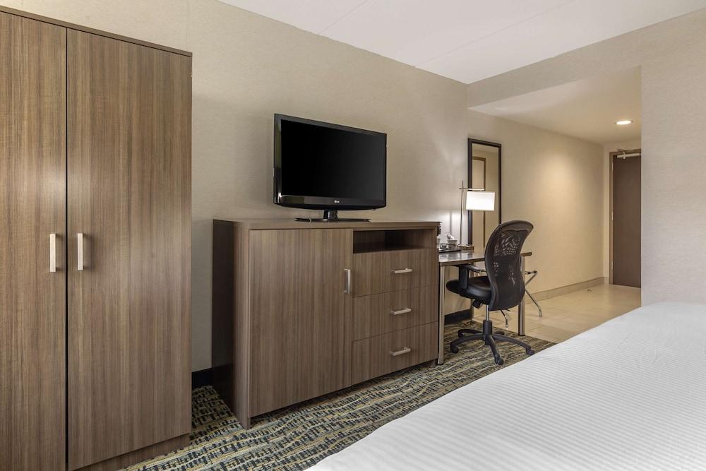 Best Western Plus New Englander