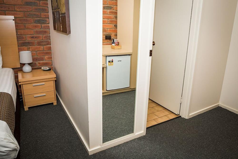 Australian Settlers Motor Inn