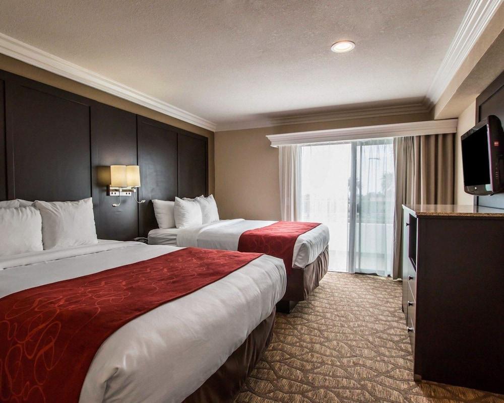Comfort Suites San Clemente Beach