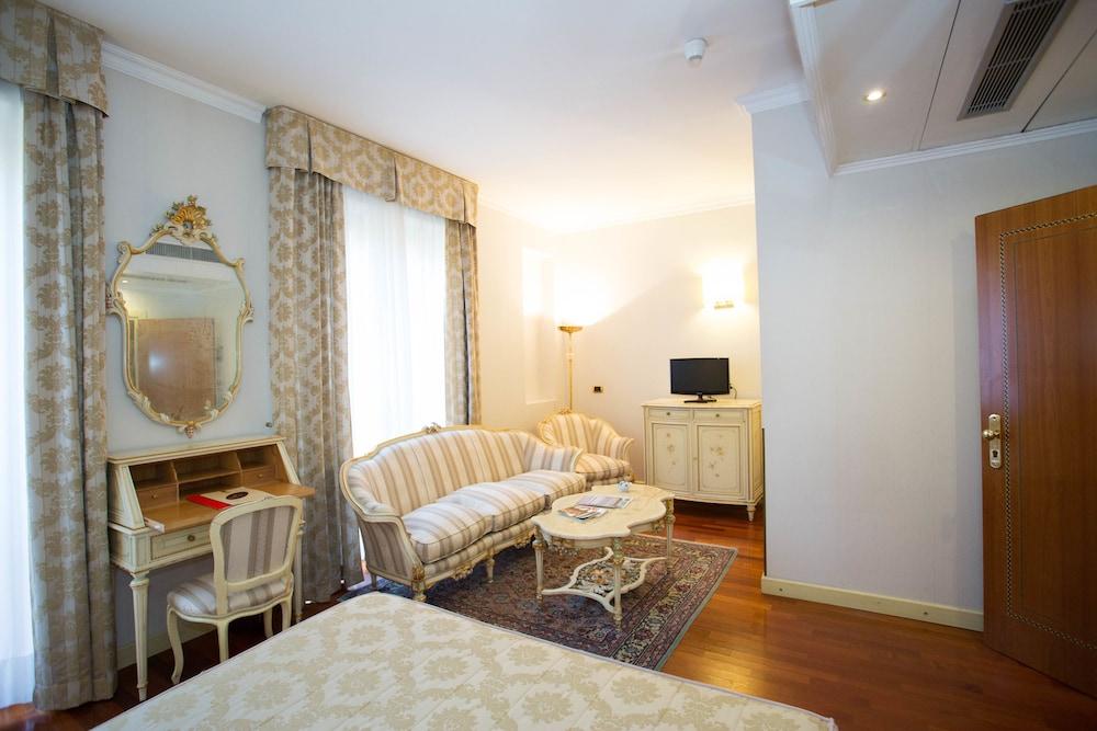 Andreola Central Hotel