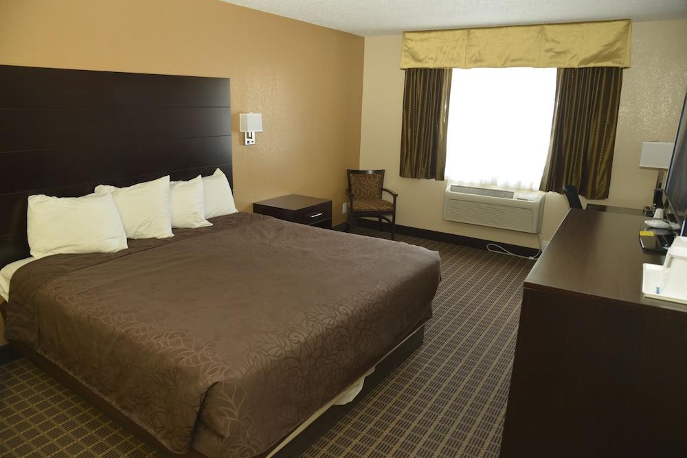 Howard Johnson by Wyndham Williams