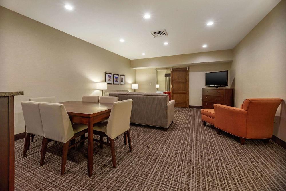 Comfort Suites Green Bay West