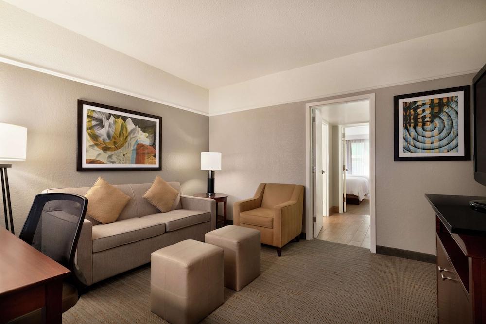 Embassy Suites by Hilton Brunswick