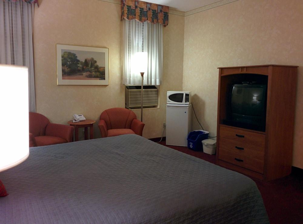 Royal Inn and Suites