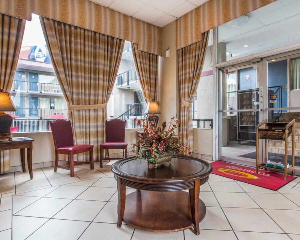 Econo Lodge Atlanta College Park