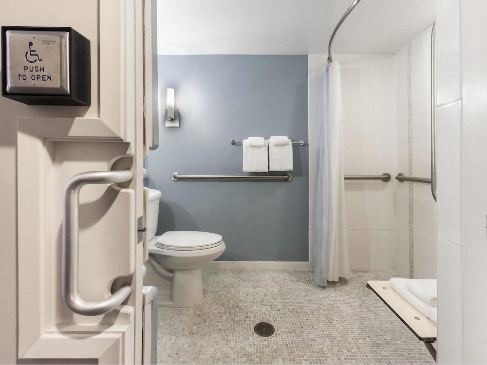 Ala Moana Hotel by Mantra