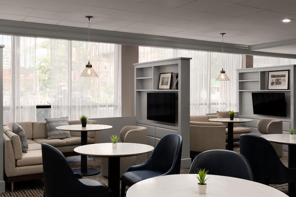 Courtyard New Haven at Yale