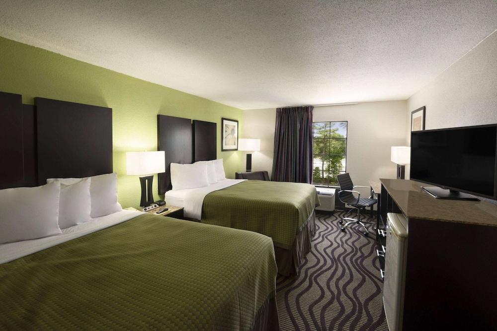 Days Inn by Wyndham Rome Downtown