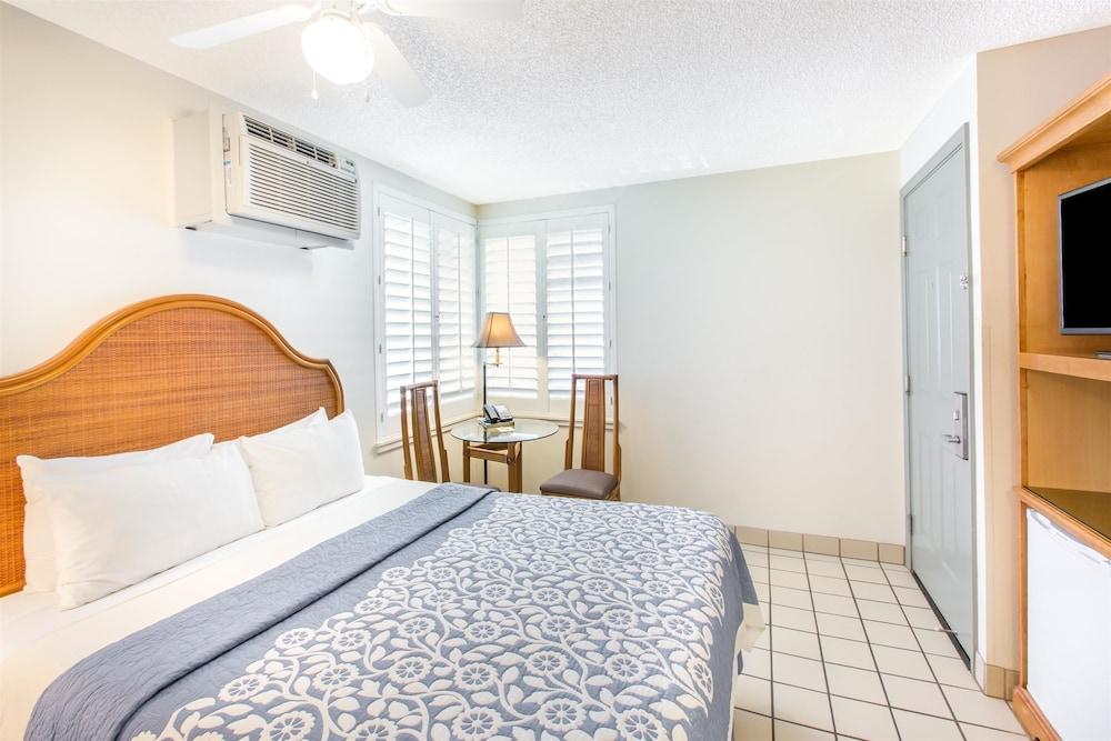 Days Inn by Wyndham Maui Oceanfront