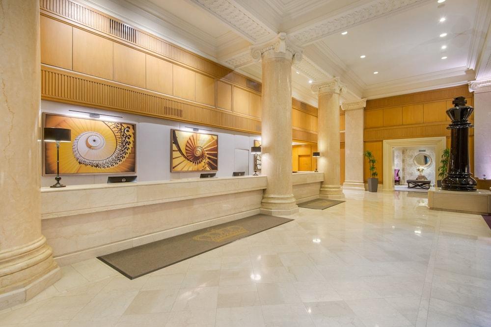 The Omni King Edward Hotel