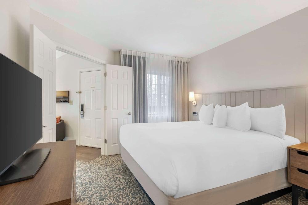 Sonesta ES Suites Dulles Airport