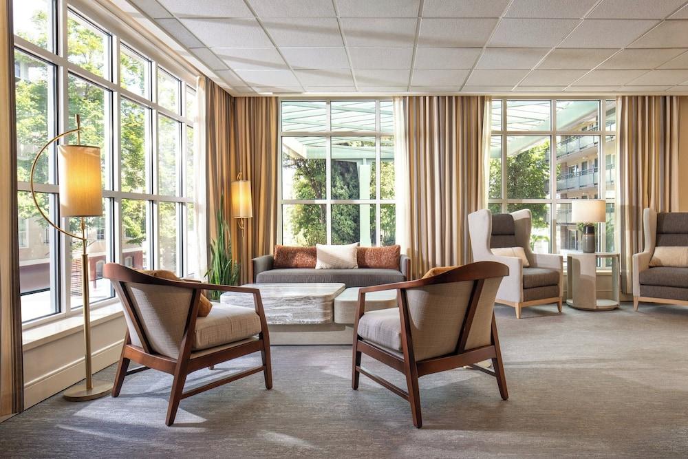 Park Lane Suites and Inn