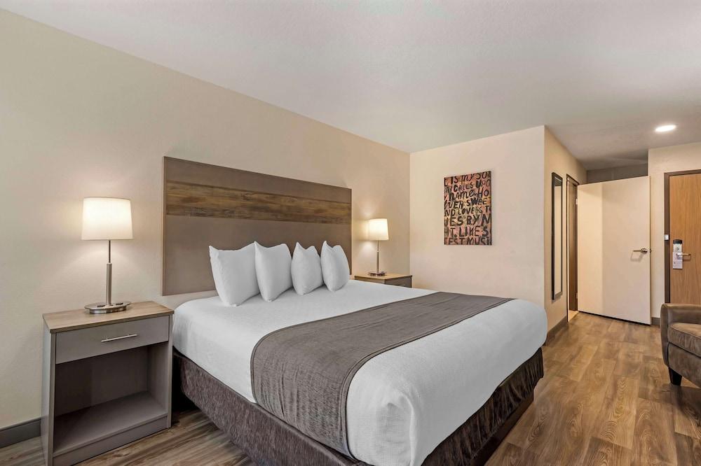 Best Western Plus Waterloo & Cedar Falls