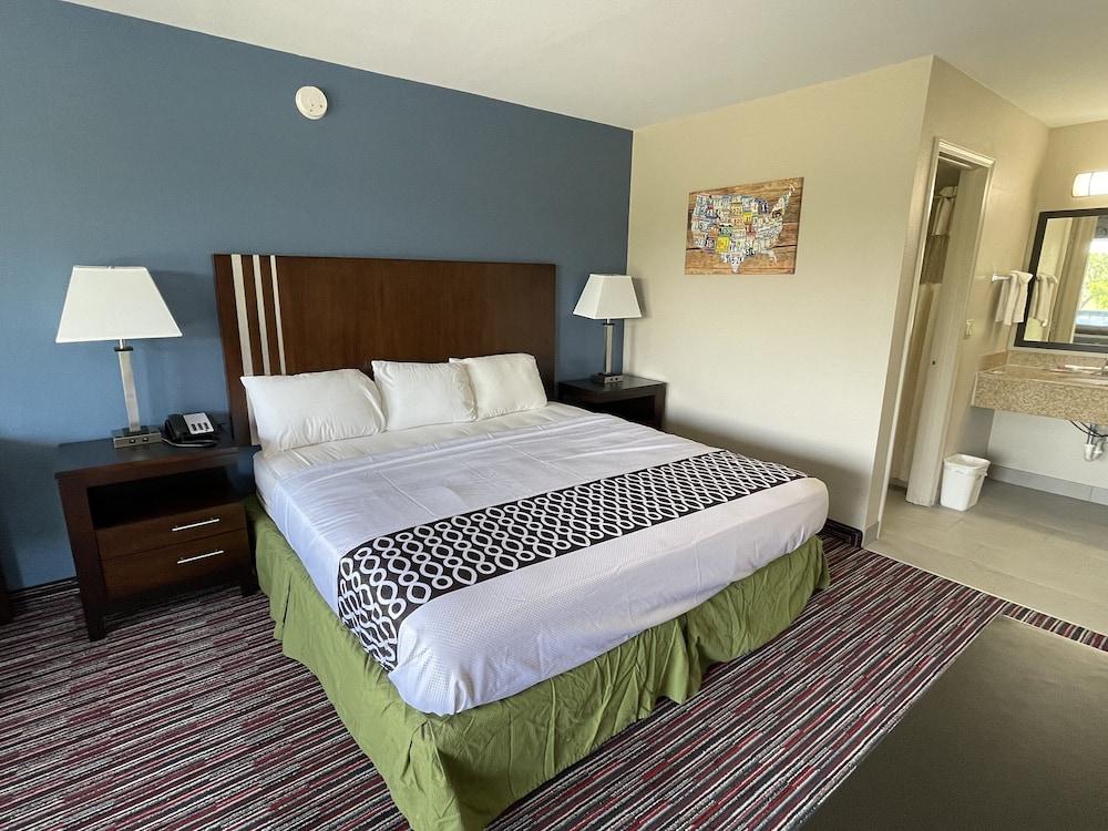 Econo Lodge Inn & Suites Enid South