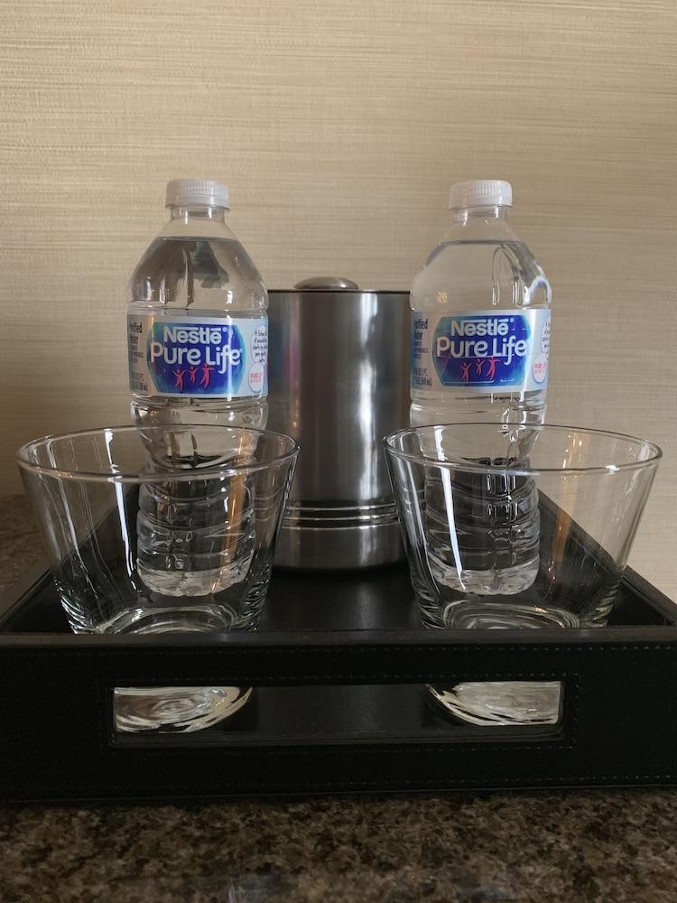 DoubleTree by Hilton San Antonio Airport