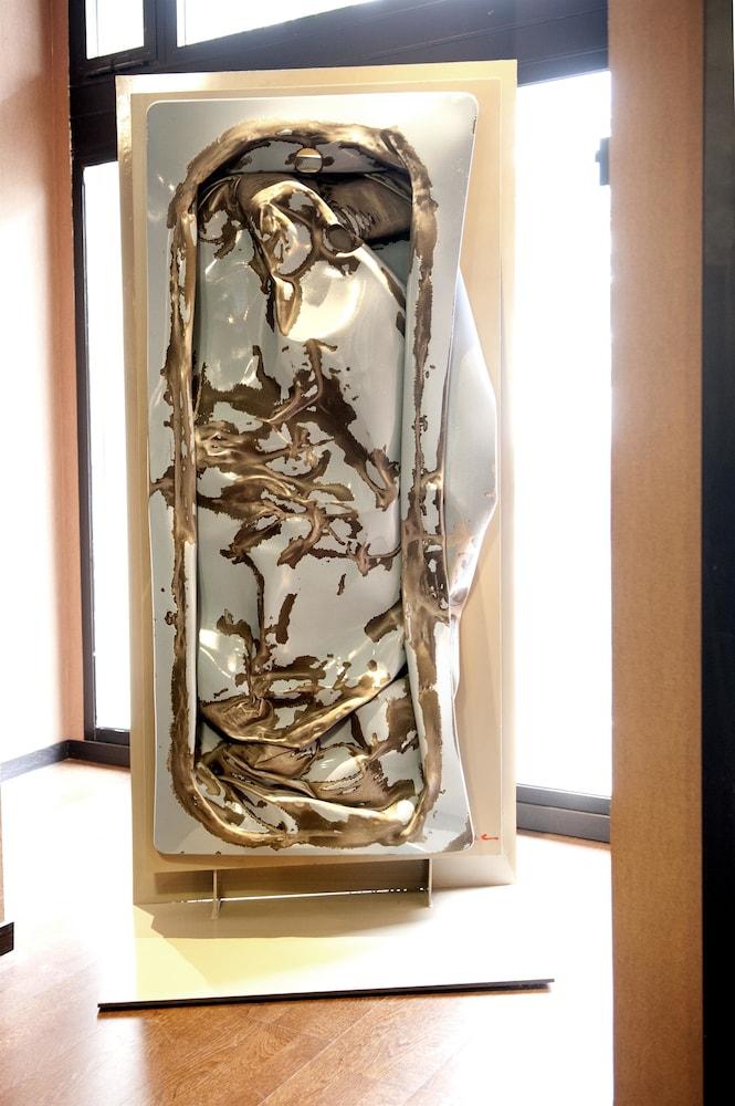 New Hotel Charlemagne