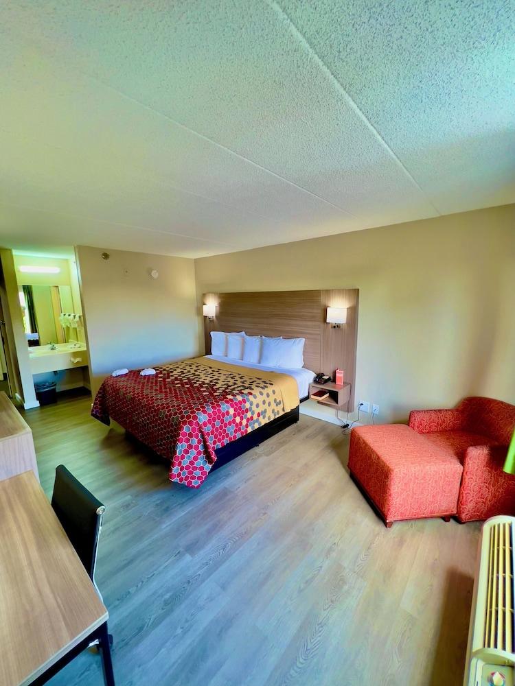 Econo Lodge Willowbrook