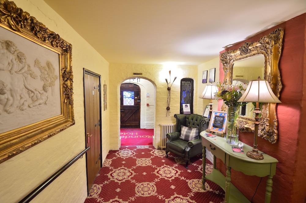 The Roundabout Hotel