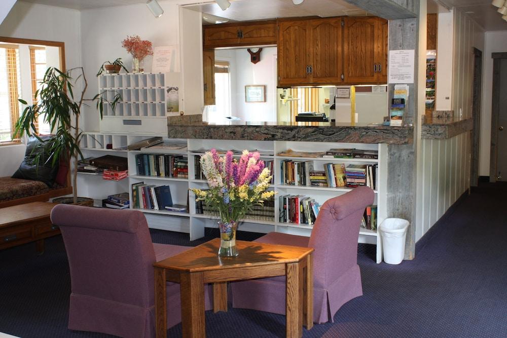 St. Moritz Lodge & Condominiums