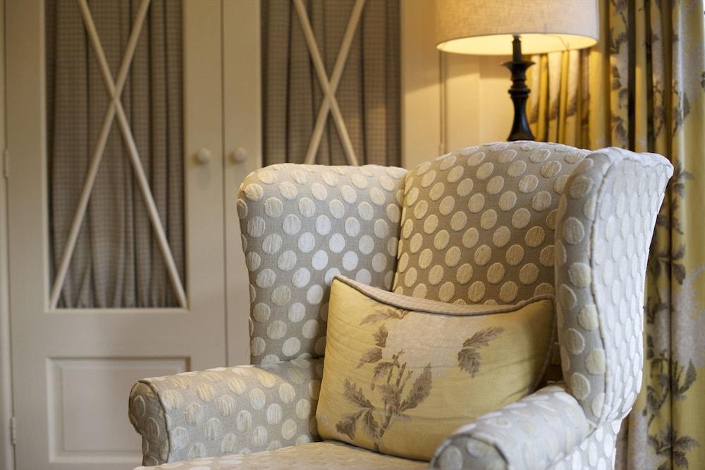 Hare And Hounds Hotel