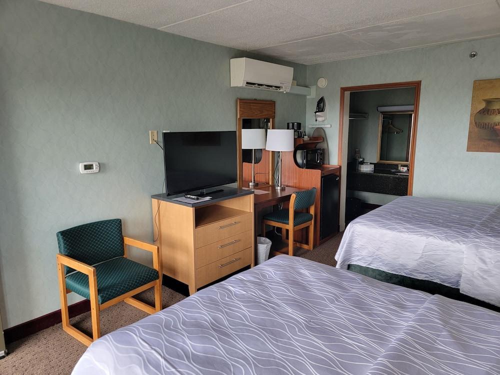 Downtown Inn and Suites