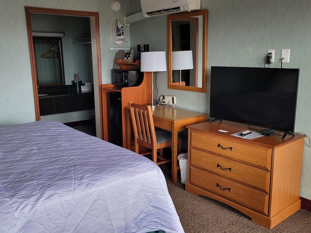 Downtown Inn and Suites