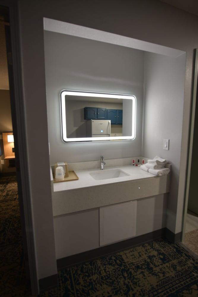 Baymont by Wyndham Pine Grove I-81