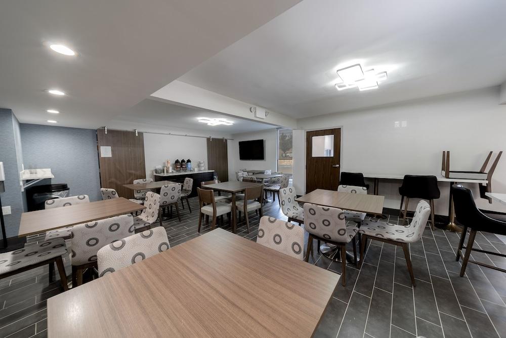 Comfort Inn & Suites Wyomissing/Reading